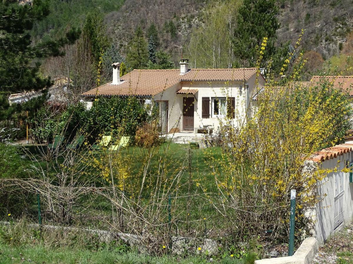 Vila Au Fil Du Verdon Castellane Exteriér fotografie